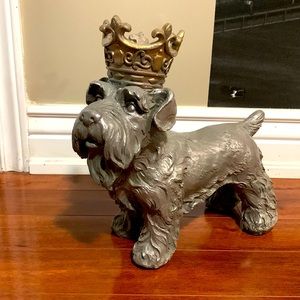 King schnauzer dog sculpture